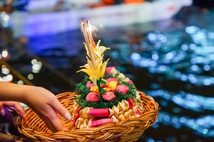 Reiseziele November_Events_Festivals_Loi Krathong Lichterfest Thailand